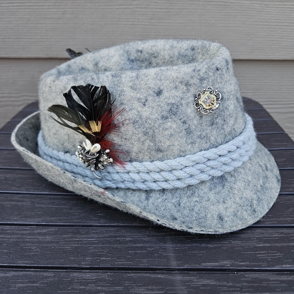VTG German Bayerischer Berghut Walk Loden Hat Gray 5 Pins Oktoberfest Lederhosen
